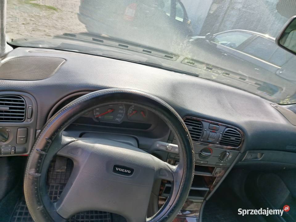 Volvo V 40 19 D 70 kW 2000 r dawca części