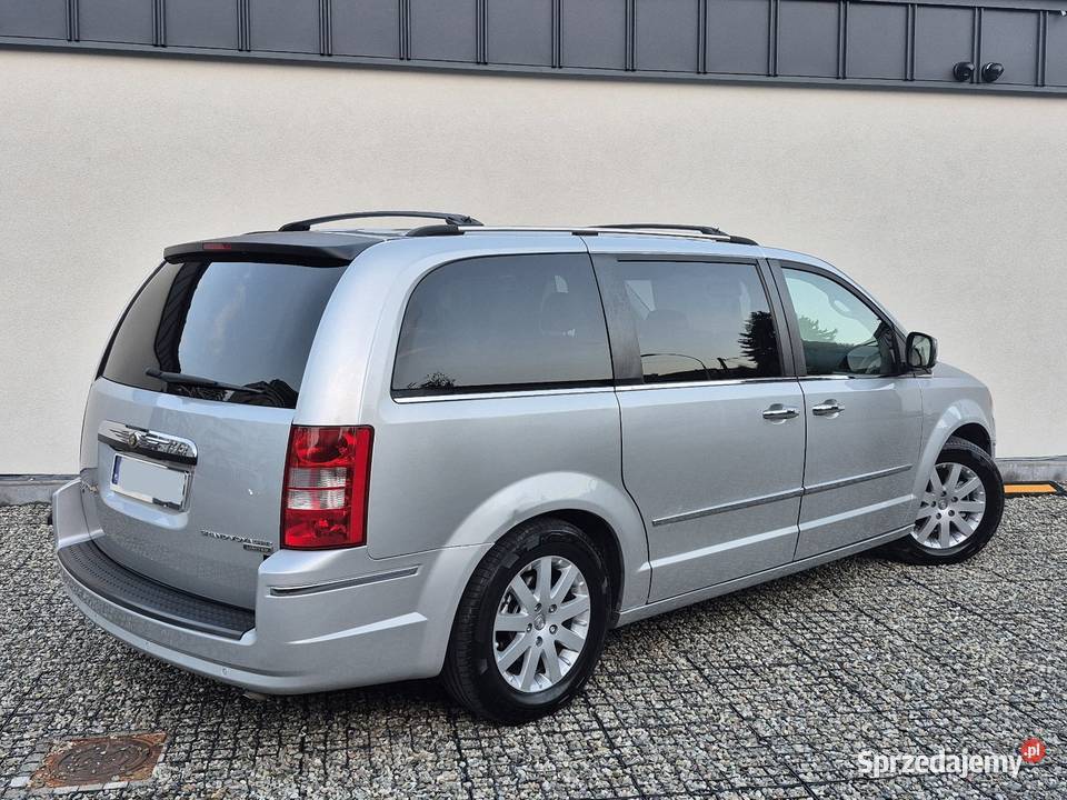 Chrysler Grand Voyager 28 CRD FULL DVD Rok produkcji 2010 Rzeszów