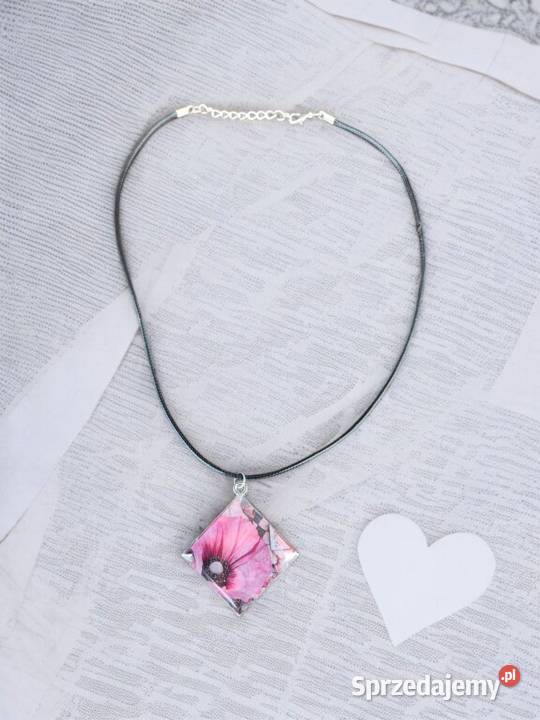 Ręcznie robiony naszyjnik z zawieszką z żywicy z Sanok