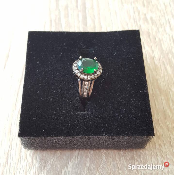 Nowy czarny pierscionek zielone oczko cyrkonia Szczecin sprzedam