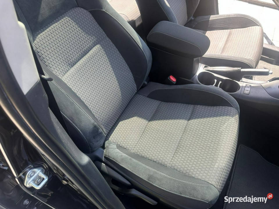 Toyota Auris Hybryda niski przebieg oryginalny kamera cofania Poznań