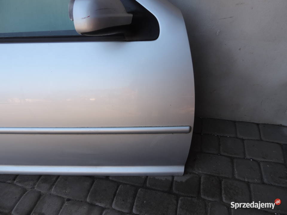 VOLKSWAGEN GOLF IV 3D DRZWI PRAWY PRZÓD małopolskie Nowy Sącz