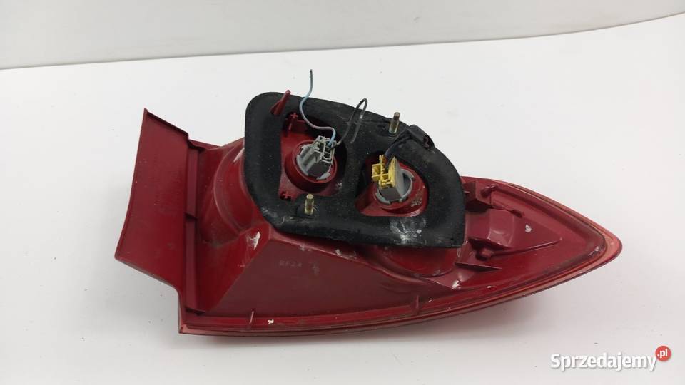MAZDA 3 BK SEDAN LAMPA TYŁ PRAWA Światła stop Zbierkowo