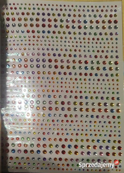 Diamentowe kreacje Rainbow High