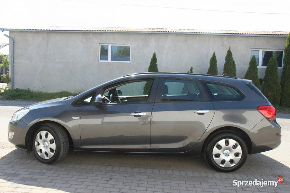 Opel Astra 2011r 17 diesel CHIP 150 kombi sprzedam