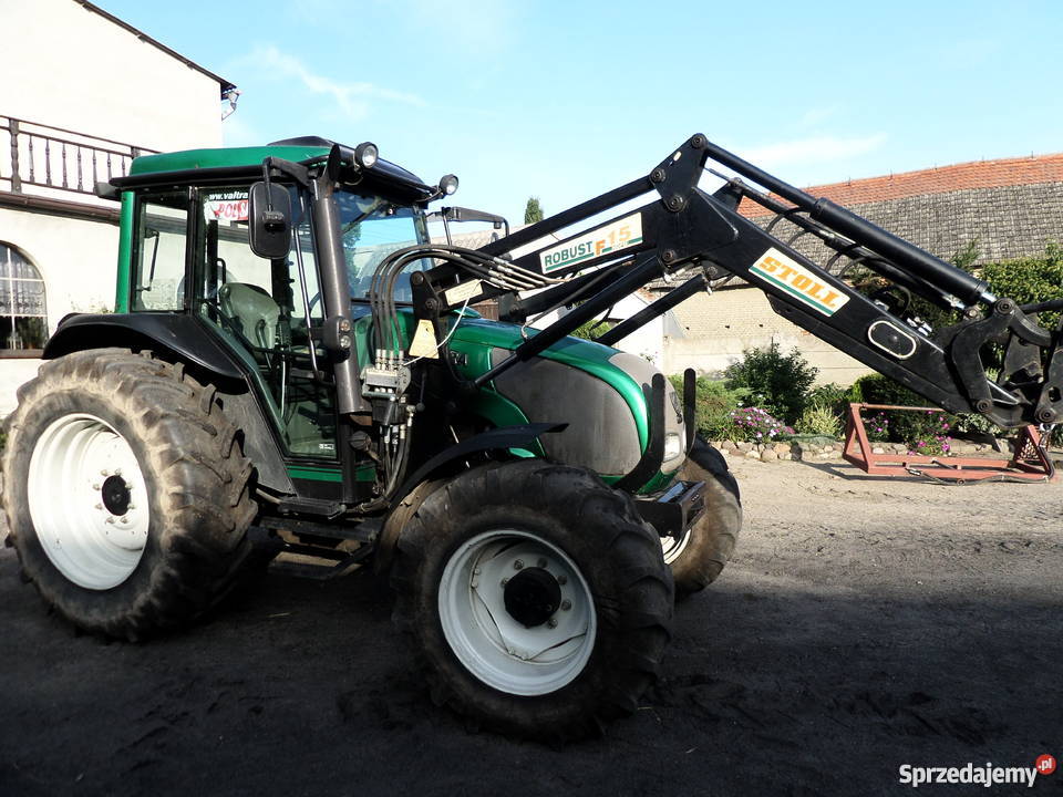 Valtra A 95 z ładowaczem STOLL Borek