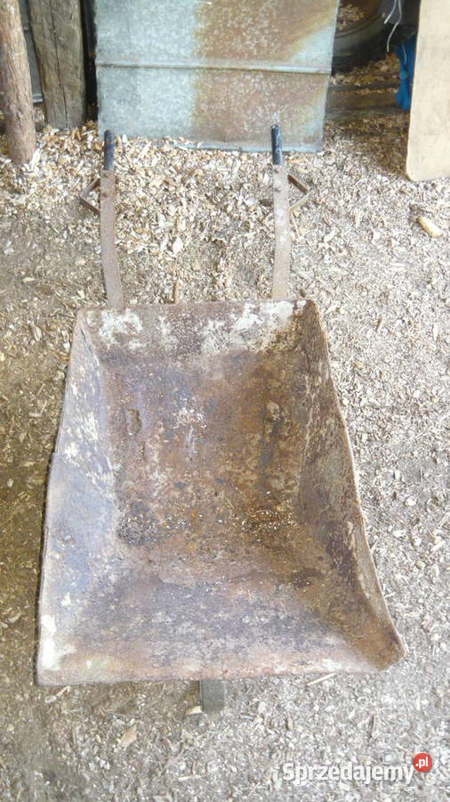 Taczka metalowa stara PRL żelazna do ogrodu na Sokółka