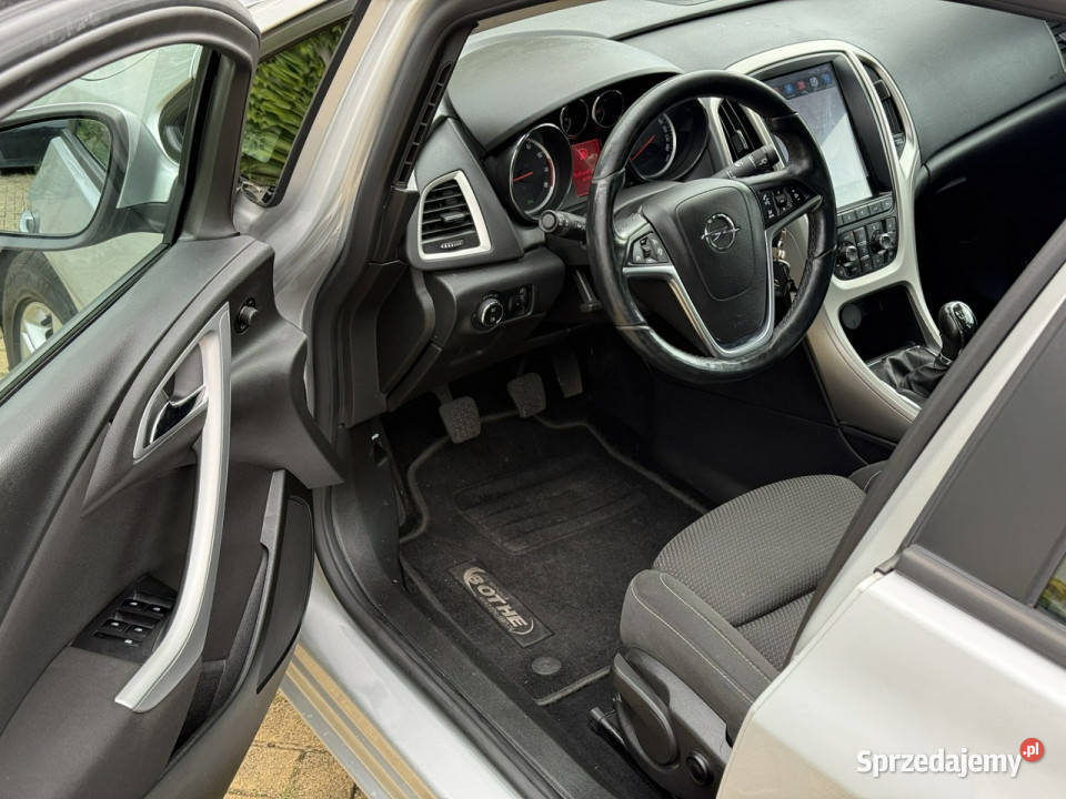 Opel Astra 14 Turbo Sedan stan Oryginalny Lakier 4/5 Astra śląskie