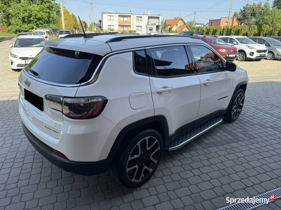 Jeep Compass Rezerwacja II 2016 benzyna Orzech