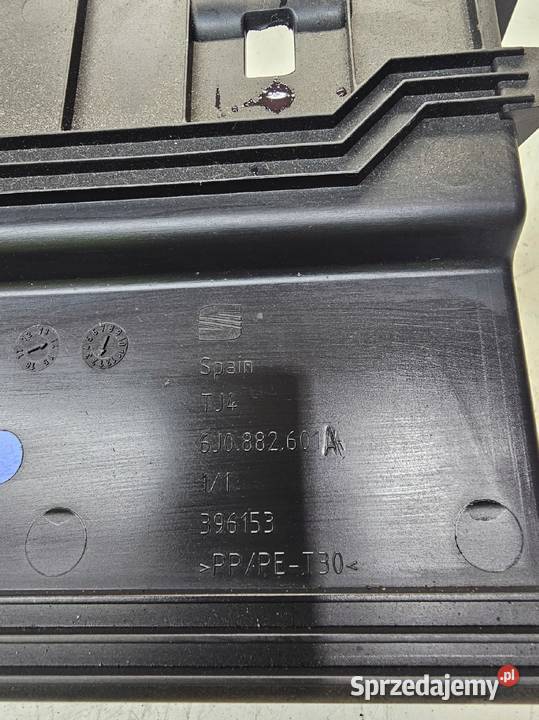 SCHOWEK FOTELA LEWY AUDI A1 8X 6J0882601A śląskie Przystajń