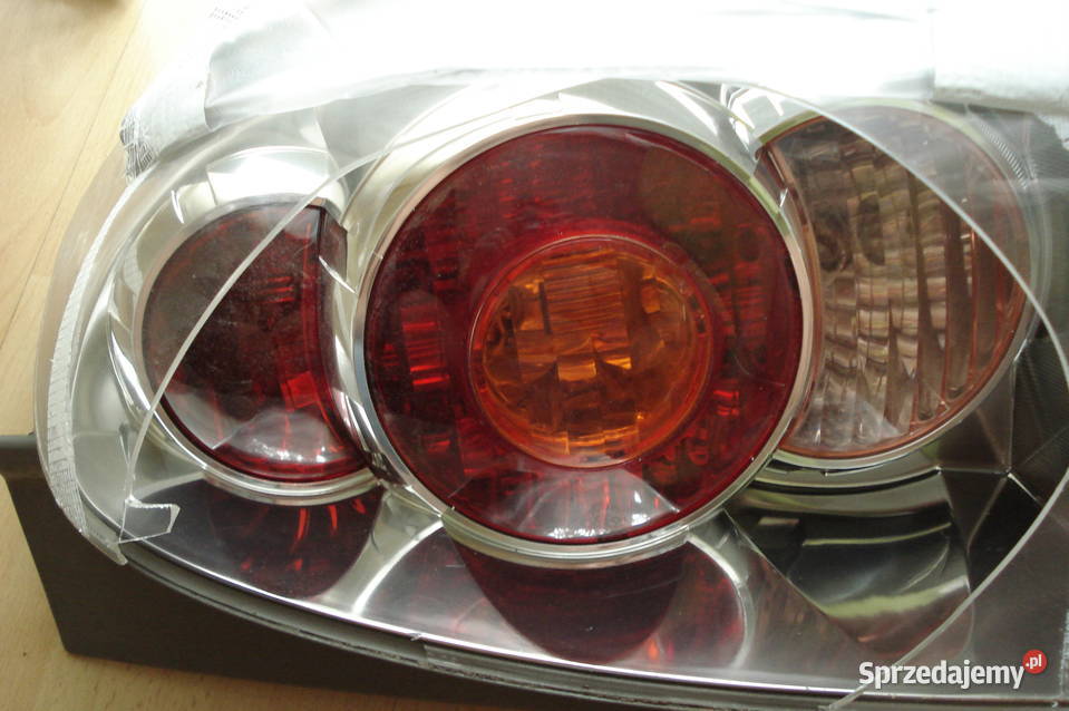 Lampa tylna prawa Toyota Corolla Verso lampy tylne Oświetlenie Łódź