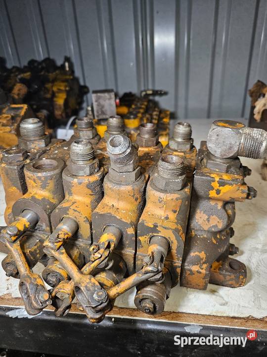 Rozdzielacz Hydrauliczny Case 580 D 580 G 680 K pomorskie