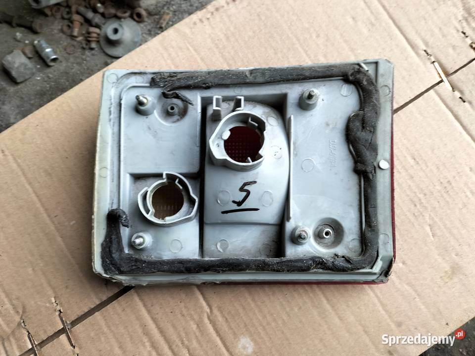 LAMPA TYŁ TYLNA LEWA AUDI 80 B3 B4 KLAPA Kamień-Kolonia