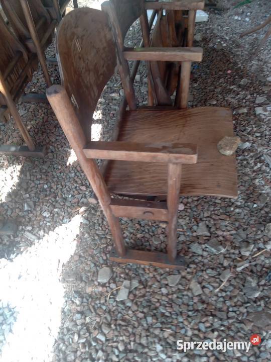 Stare krzesła kinowe Gdów