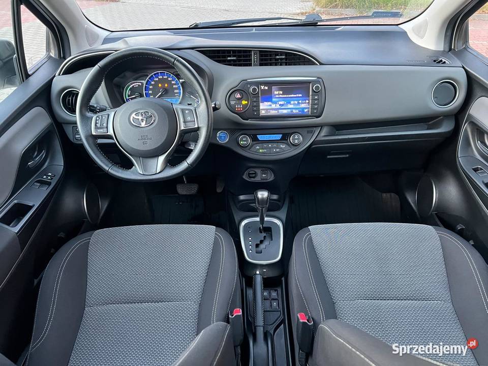 Toyota Yaris Hybryda LPG Wiązowna sprzedam