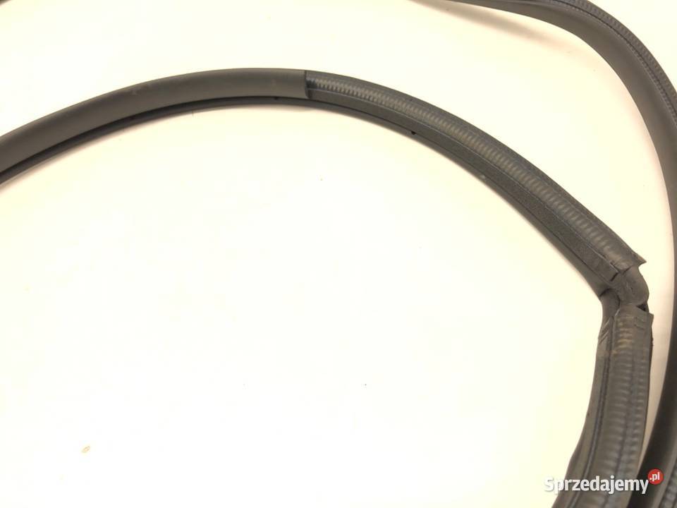 USZCZELKA DRZWI TYŁ PRAWA LEXUS LBX Crossover