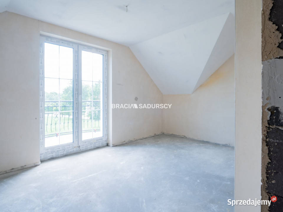Dom wolnostojący Dąbrowa Szlachecka 1975m2 sprzedam