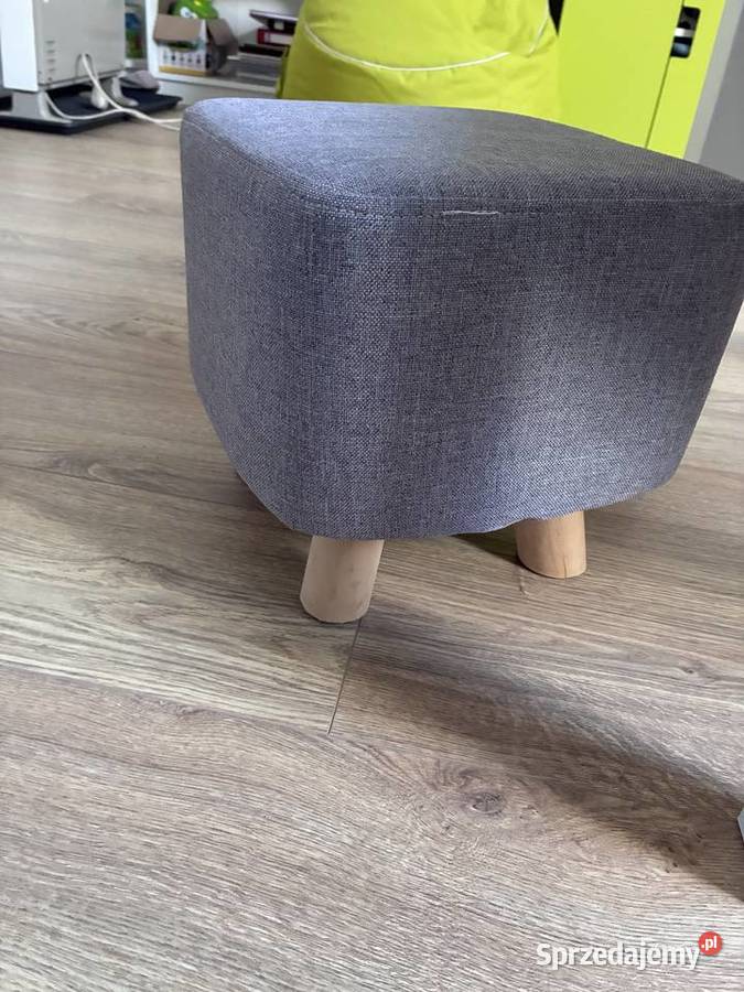 Stolik dziecięcy IKEA 2 pufy Sinsay dziecięce Meble Banino