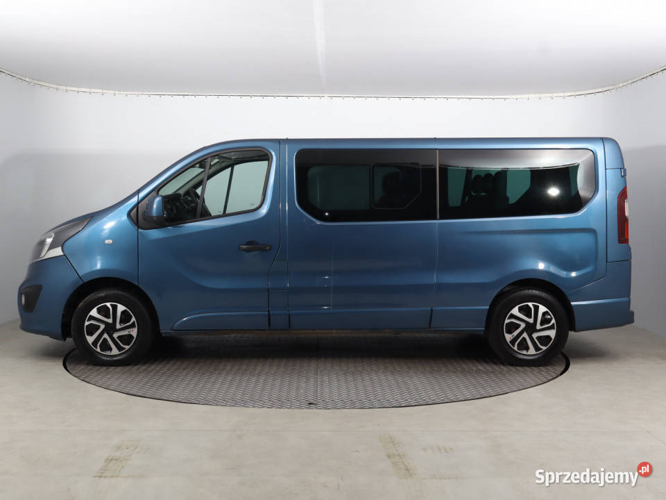 Opel Vivaro 16 BiCDTI wielofunkcyjna kierownica Vivaro Bielany Wrocławskie