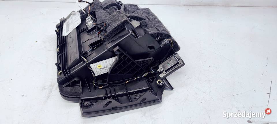 SCHOWEK PASAŻERA AUDI A1 8X LIFT 8X1857035B 4PK Przystajń