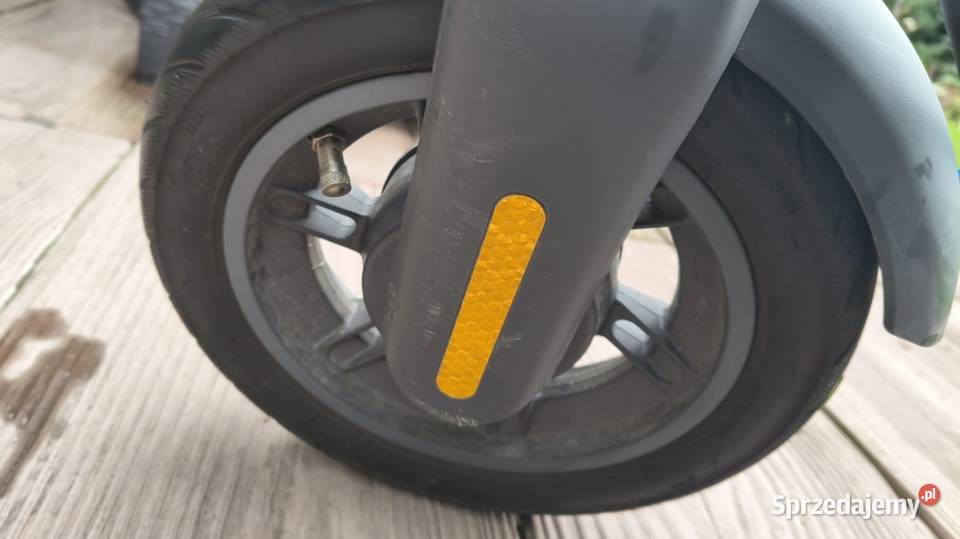 Motus Scooty 10 hulajnoga 350W 15Ah zasięg 60