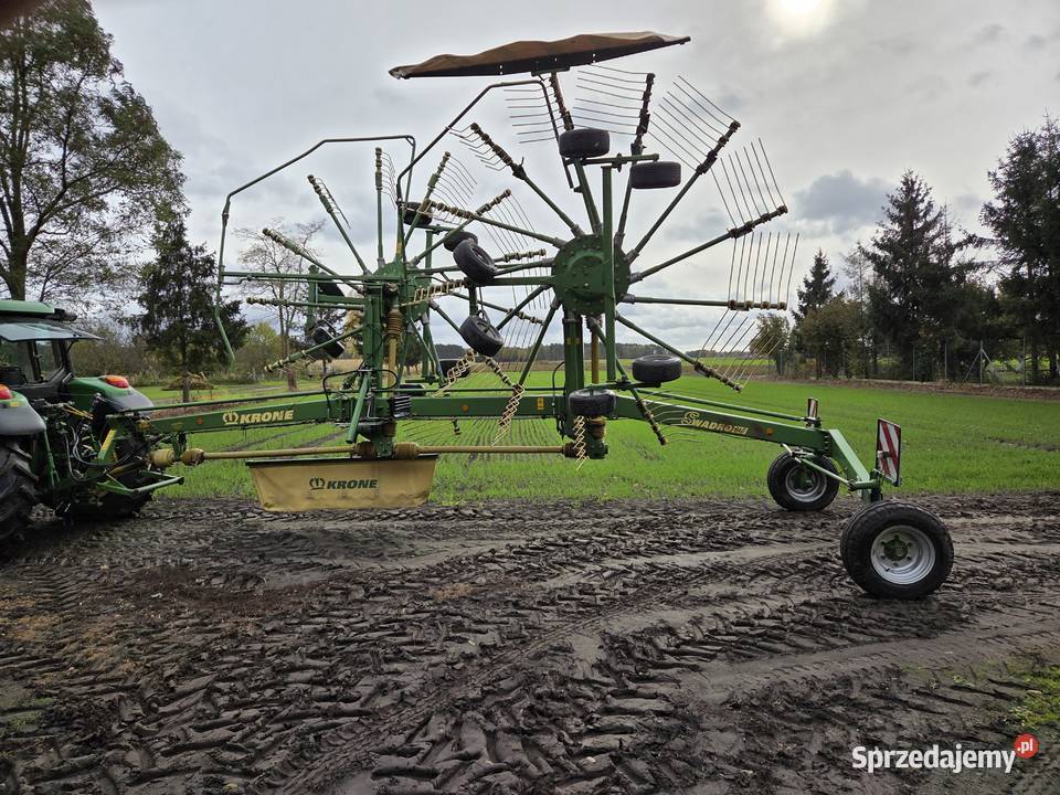 Zgrabiarka Krone 810 Zgrabiarki i przetrząsacze wielkopolskie sprzedam
