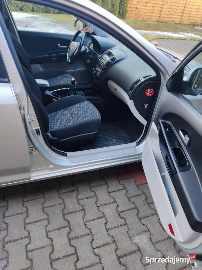 Kia Ceed 14 benzyna 97 wyposażenie VW AUDI SKODA Szczekociny sprzedam