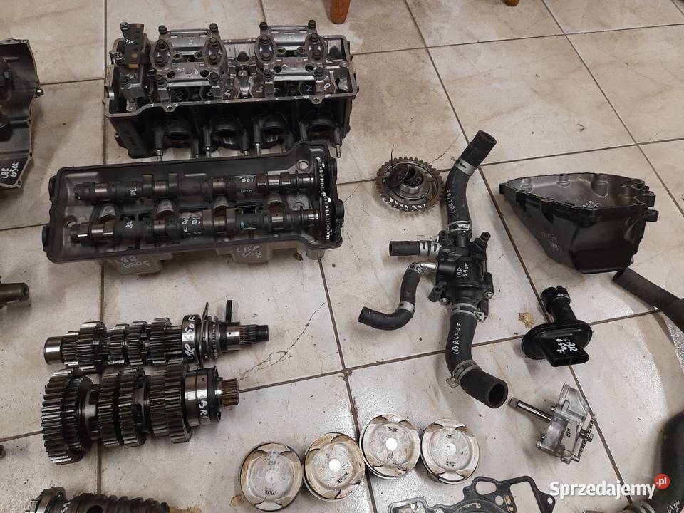 Honda CBR 650F silnik części 1418r Głowica wał Silniki i osprzęt Silniki i osprzęt Jelenia Góra