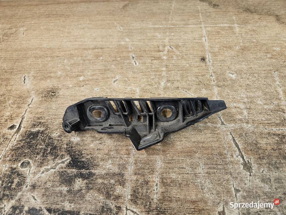 VW PASSAT B8 ŚLIZG BŁOTNIKA PRAWY PRZÓD Międzychód