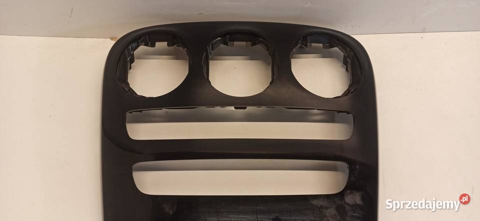 MERCEDES W205 RAMKA DEKOR TUNELU A2056805107 osobowe