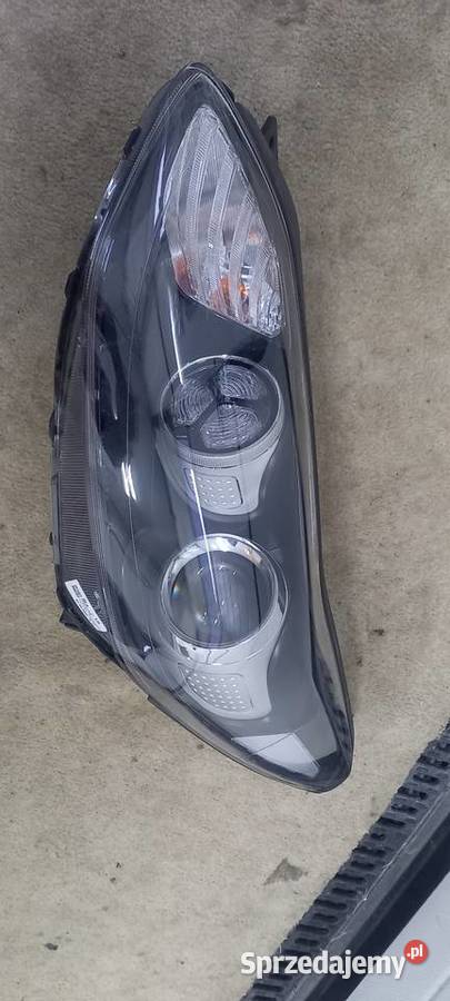 Kia sportage 2019 lampy przód L i P Koło