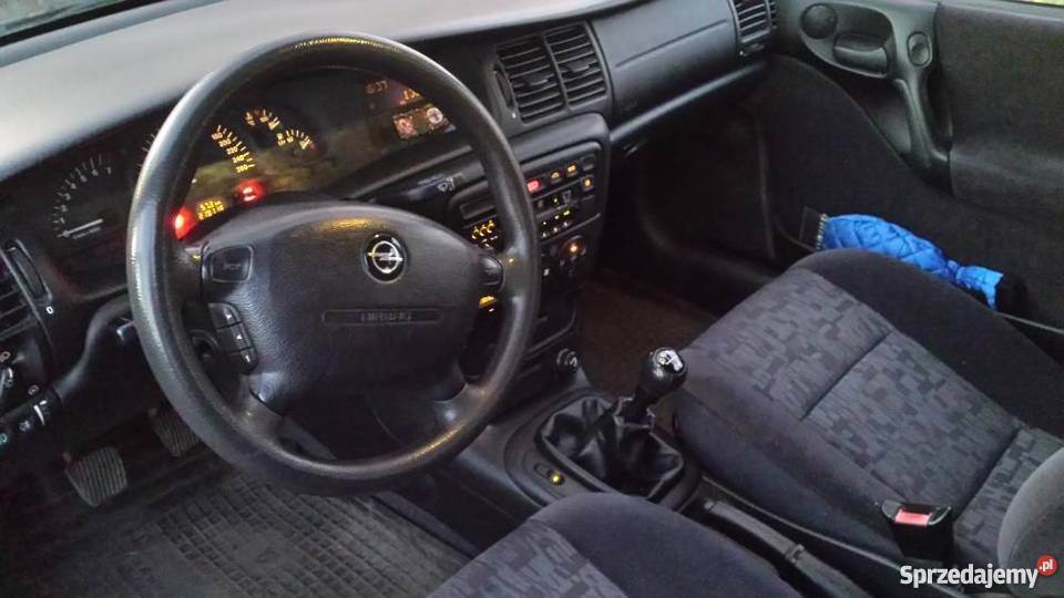 Opel Vectra B 20 Bogata wersja aluminiowe felgi
