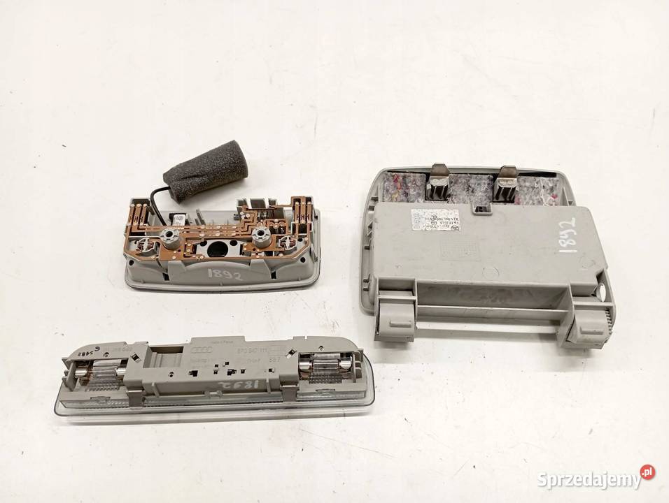 LAMPKA PODSUFITKI SCHOWEK NA OKULARY Skoda Rapid sprzedam