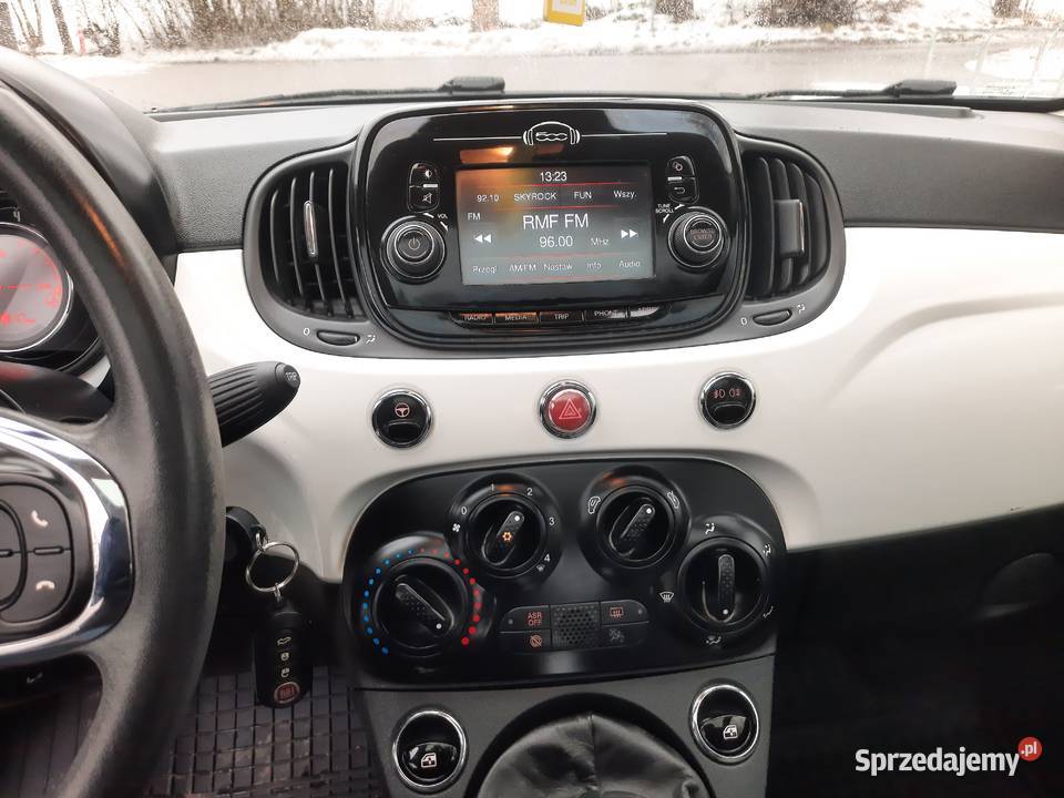 Fiat 500 12 Lounge EU6d Panorama Klima Navi autoalarm