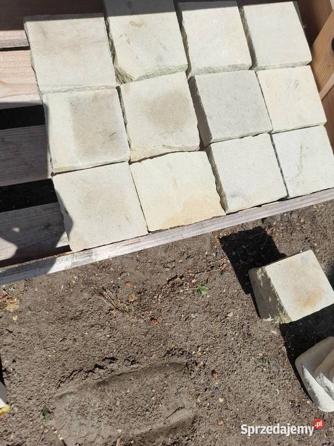 Kostka Piaskowiec Żółty łupana 10x10x4 Sieradz