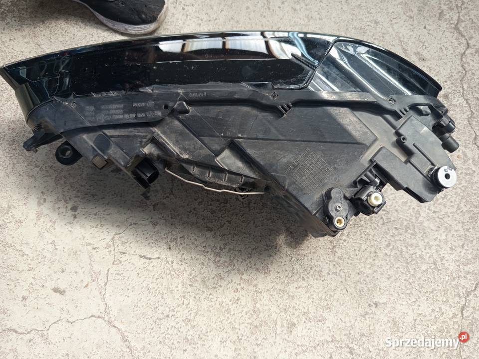 Reflektor prawy golf 7 Xenon sportsvan valeo osobowe Lampy przednie podkarpackie Rzeszów