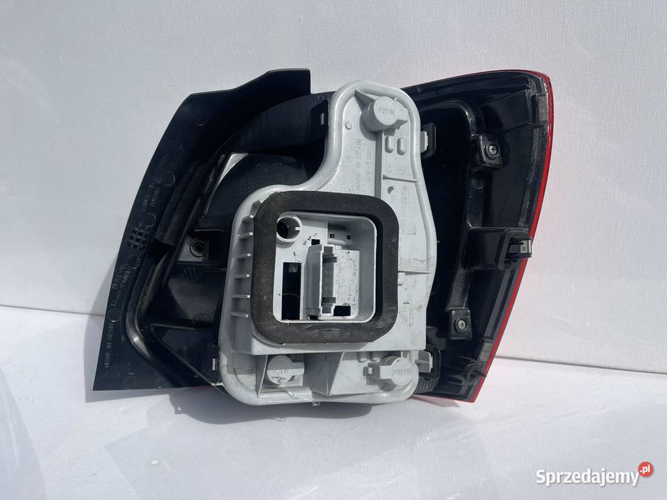VW POLO 6R0 LEWA LAMPA TYŁ Ostroróg