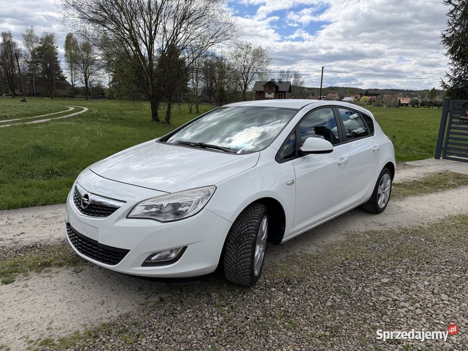 Opel Astra J 14T 140 2012 r 159kkm Stan Klima lakier metallic Brzozów