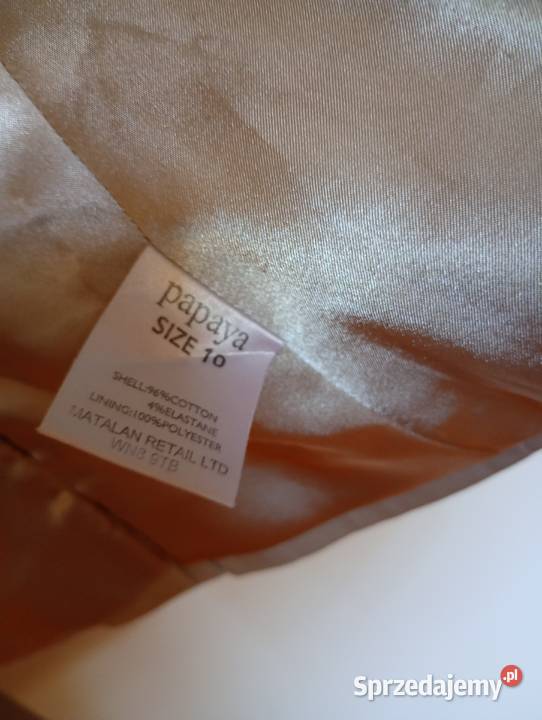 Żakiet damski w kolorze jasno beżowym Dębica