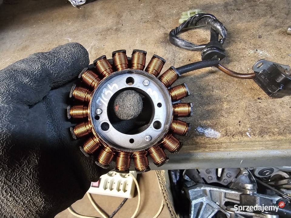 Honda CBR 125 jc34 iskrownik alternator stojan Stojany
