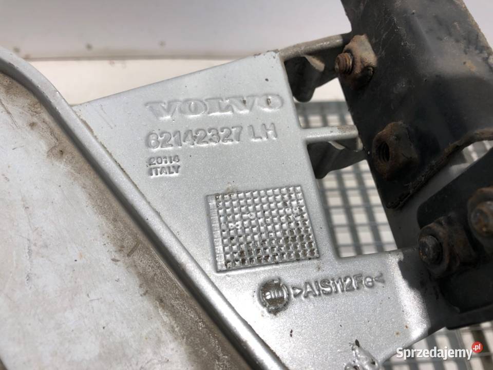 STOPIEŃ KABINY LEWY VOLVO FH II 82144986 128 500 ciężarowe sprzedam