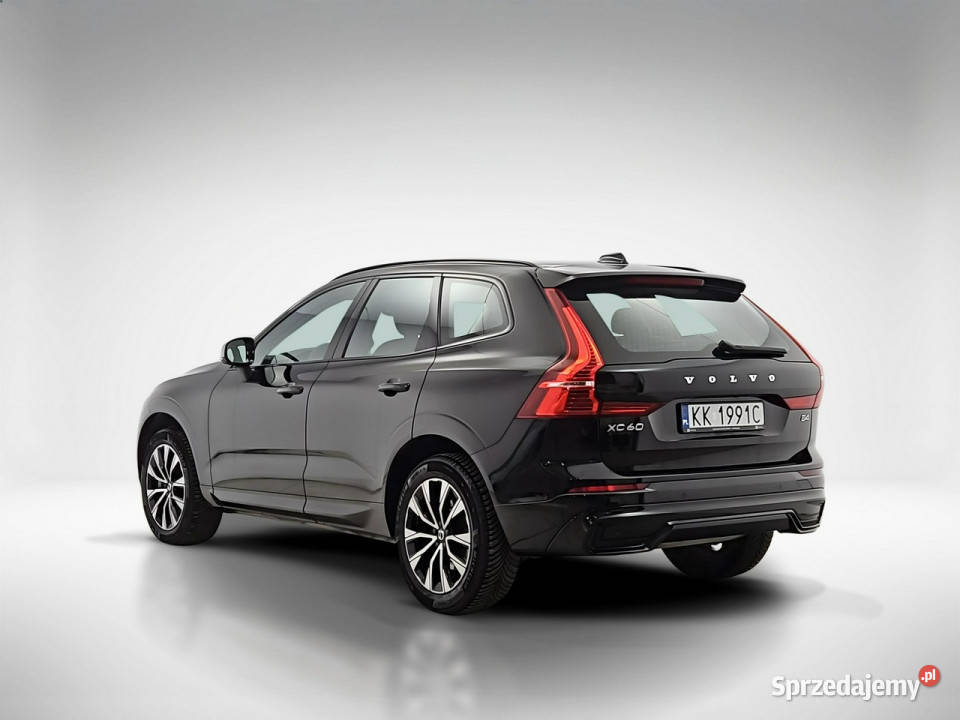 Volvo XC 60 B4 B Plus Dark aut Z Polskiego Rok produkcji 2023 Warszawa