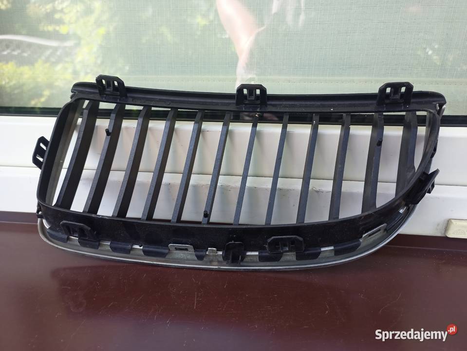 BMW E90 E91 E92 nerka prawa atrapa grill Sieradz sprzedam