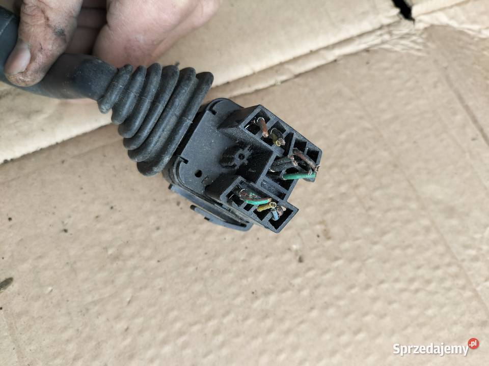 PRZEŁĄCZNIK WYCIERACZEK MANETKA FELICIA Części Kamień-Kolonia