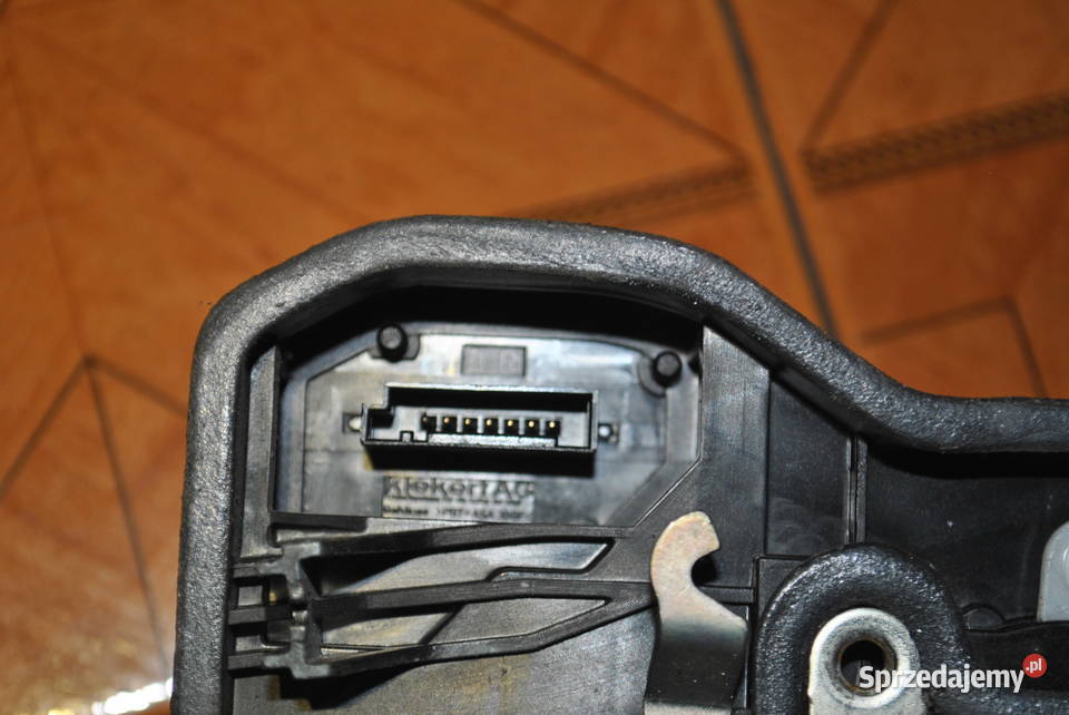Zamek drzwi prawy przód BMW E60 E61 sprzedam
