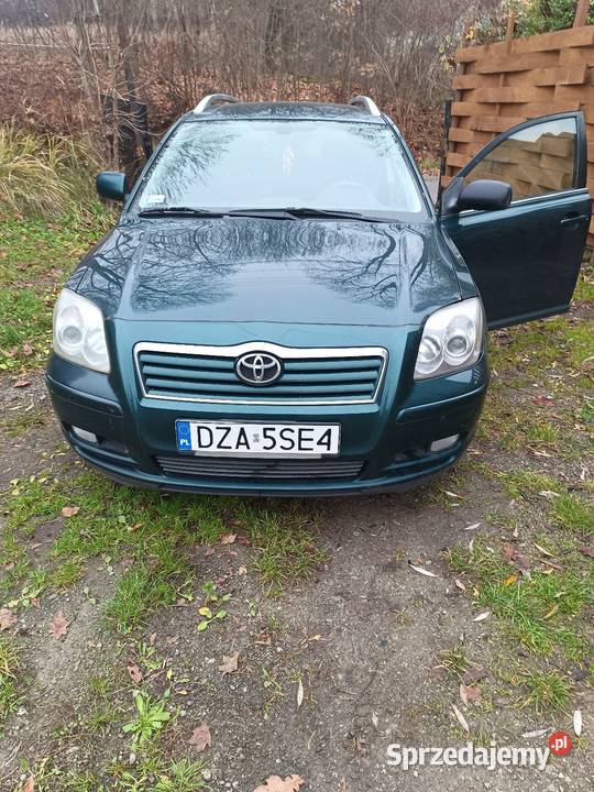Toyota Avensis 18 benzyna 2003 nieuszkodzony Nowa Ruda sprzedam
