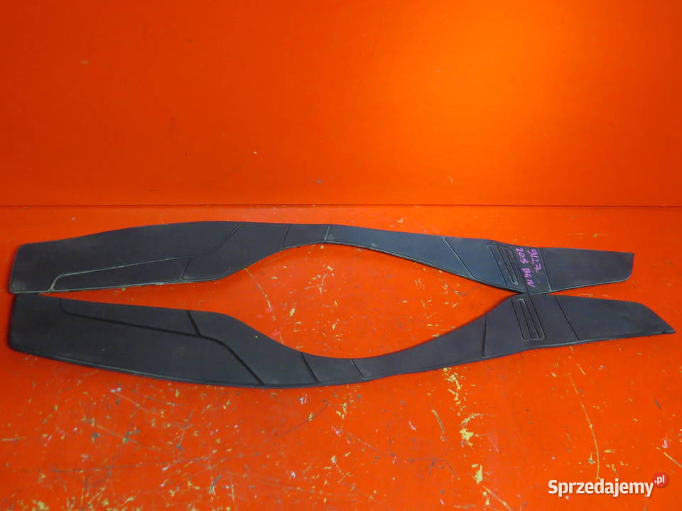 SUZUKI BURGMAN 400 250 07 k7 gumy na nogi