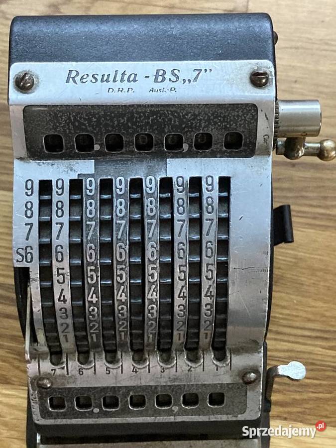 Stary zabytkowy kalkulator BS7