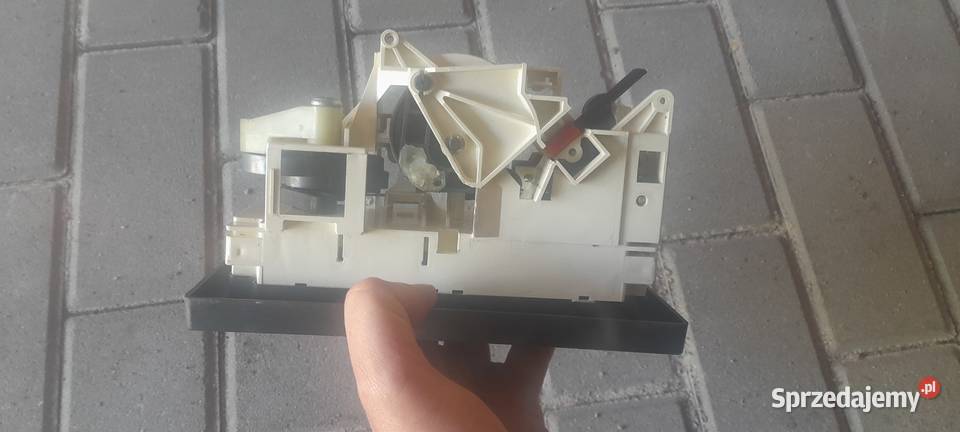 Panel nawiewów Audi 80 b4 osobowe dolnośląskie Karpacz sprzedam