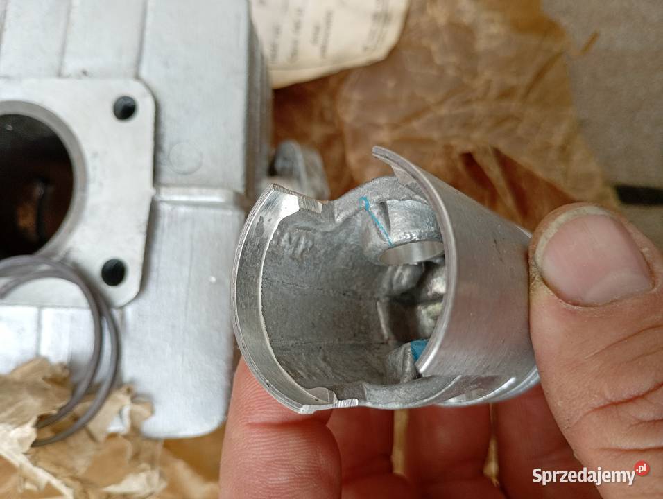Nowy cylinder Romet ogar tłokpierścienie sworzeń Cylindry, głowice, pierścienie Majdan Królewski